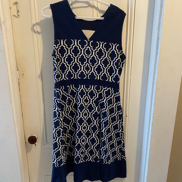 Size 12 Lands End pull on dress. - Picture 2 of 2